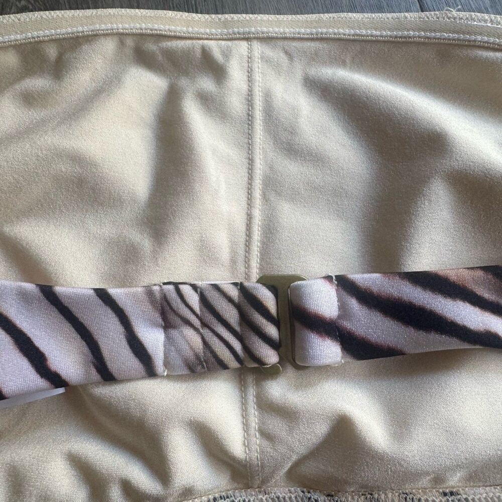 NWT Vitamin A Sz L Nala Bandeau Top Coast Animal Colorblock EcoLux Mob Wife Chic - Picture 9 of 13